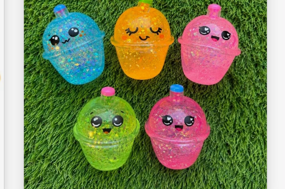 Kawaii Drink Glitter Cup Squishy - Colour may vary